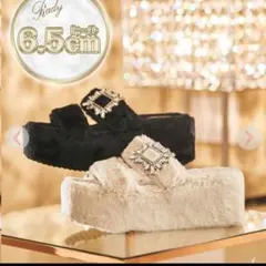 〈1回着用〉Rady ビジューファーサンダル ピンク 6.5cmヒールのサムネイル
