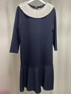 プリーツ襟　裾　ネイビーワンピース