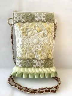 インド刺繍リボン　スマホポシェット　ハンドメイド【訳あり】
