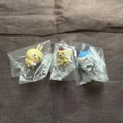 座るちいかわ　ハチワレ　うさぎ　くりまんじゅう