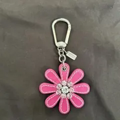 COACH 花型 レザー キーホルダー ピンク