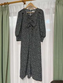 花柄ワンピース 黒 earth music&ecology