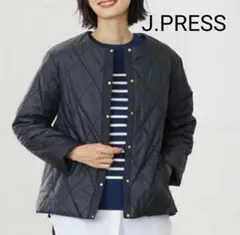 ジェイプレス 高密度タフタ キルティング ノーカラージャケット　紺　金ボタン