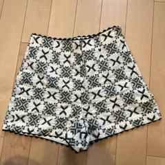 値下げしました⭐️ZARA ショートパンツ　幾何学模様