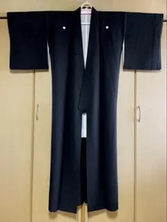 着物 黒紋付 喪服 正絹 黒無地 剣片喰五つ紋 中古品 京生き洗いクリーニング済