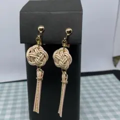水引タッセル　梅結　ハンドメイド　イヤリング