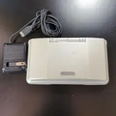 Nintendo DS ホワイト 本体と充電器