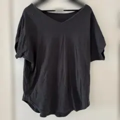 s*☆様 アンドイット 炭黒のVネックTシャツ Fサイズ 綿100%のサムネイル