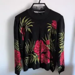 バラ柄 黒ニットセーター Mサイズ
