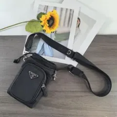 PRADA ナイロン スマホショルダーバッグ ブラック n2のサムネイル