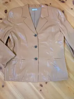 ベージュ レザーブレザー