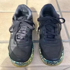 Nike ブラック フローラルスニーカー　海外限定