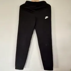NIKE キッズ　ロングパンツ ブラック　ジャージ　140のサムネイル