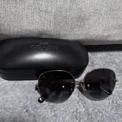 COACH サングラス フラワー装飾のサムネイル