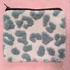 水色と白のヒョウ柄ポーチ ハンドメイド