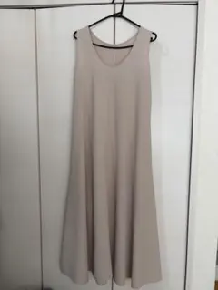 RAY CASSIN ノースリーブフレアワンピース ベージュ