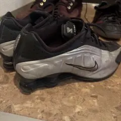 Nike SHOX R4 シルバー