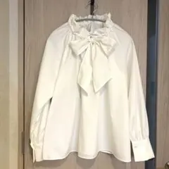 【美品】ガリャルダガランテ ボウタイブラウス ホワイト 長袖