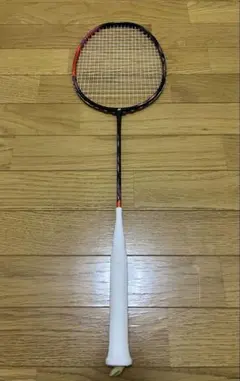 【美品】YONEX バドミントンラケット アストロクス77PRO 4ug5
