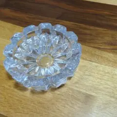 クリスタルガラス 花びら型灰皿