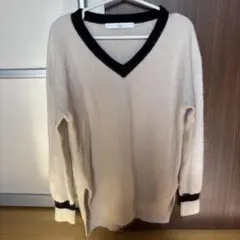ティアラ　ベージュ Vネック セーター 長袖