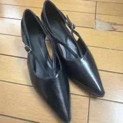 未使用‼️menueメヌエ クロスストラップ ヒールパンプス ブラック