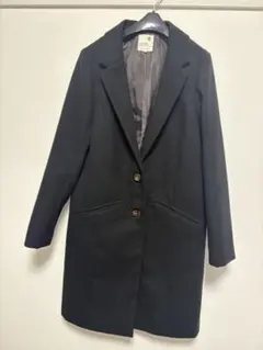 【アースミュジックアンドエコロジー】黒のダブルボタンチェスターコート