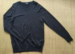 ユニクロ　メリノVネックセーターLサイズ　手洗い可　黒 長袖　ウール100％