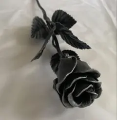 ウクライナ製 スチール バラの花の置物 造花 アンティーク調