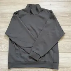 GU モックネックトレーナー