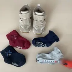 ベビーシューズと靴下セット