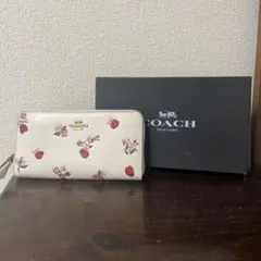 COACH 長財布 てんとう虫 花柄 ラウンドファスナー - メルカリ