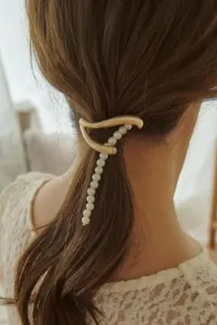 GOLDY マットゴールド　メタル ライン ハング パール ヘアカフのサムネイル