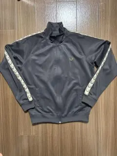 2026年最新】フレッドペリー トラックジャケット グレーの人気アイテム