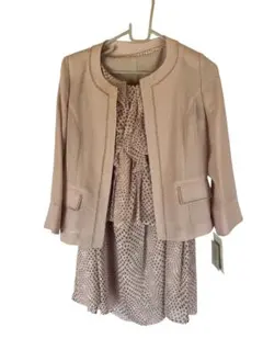 フリル付きドット柄ブラウスとジャケットセット