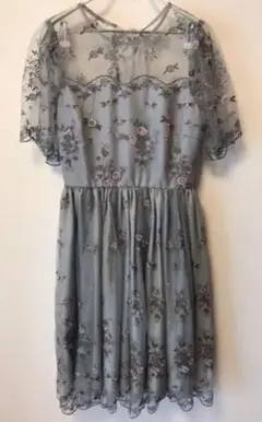 花柄ワンピース