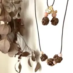 山葡萄ネックレスとイヤリング