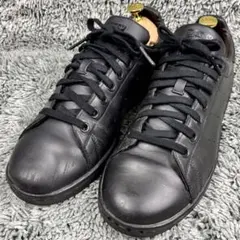 adidas スニーカー