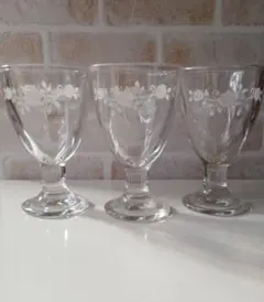 ガラス脚付グラス　ゴブレット　ワイングラス