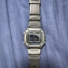 CASIO ILLUMINATOR デジタル腕時計