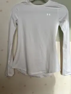 アンダーアーマー　 ホワイト 長袖シャツ レディースSサイズ　裏起毛