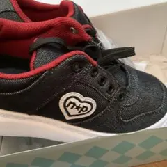 Item thumbnail for item dce1d7b9-9e26-4e55-b5a5-f189c53ee465