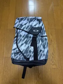 Oakley カモフラージュバックパック 値下げ⚪︎ 即購入⚪︎ - メルカリ
