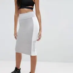 【完売品】PUMA スカート タイト グレー