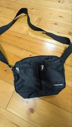 Calvin Klein ブラック ショルダーバッグのサムネイル