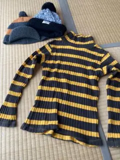 ストライプタートルネックとニット帽2点セット