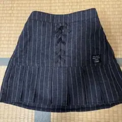 女児　スカート