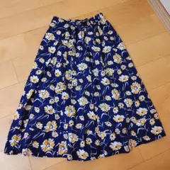 BEAMS HEART 花柄スカートのサムネイル