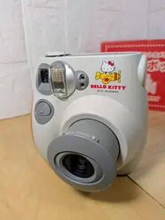 美品希少品　ハローキティ　チェキ　instax mini インスタントカメラ