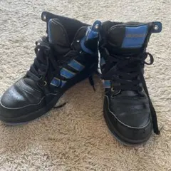 adidas ハイカットスニーカー ブラック×ブルーのサムネイル